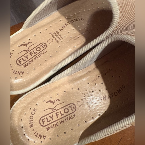 FLY FLOT Cream Slip-On Shoes - Picture 3 of 6